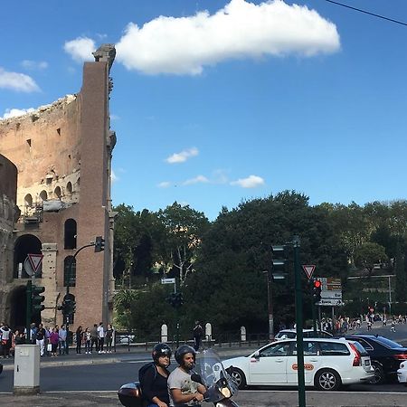 Delightful Apartment 100 Meters From The Colosseum エクステリア 写真