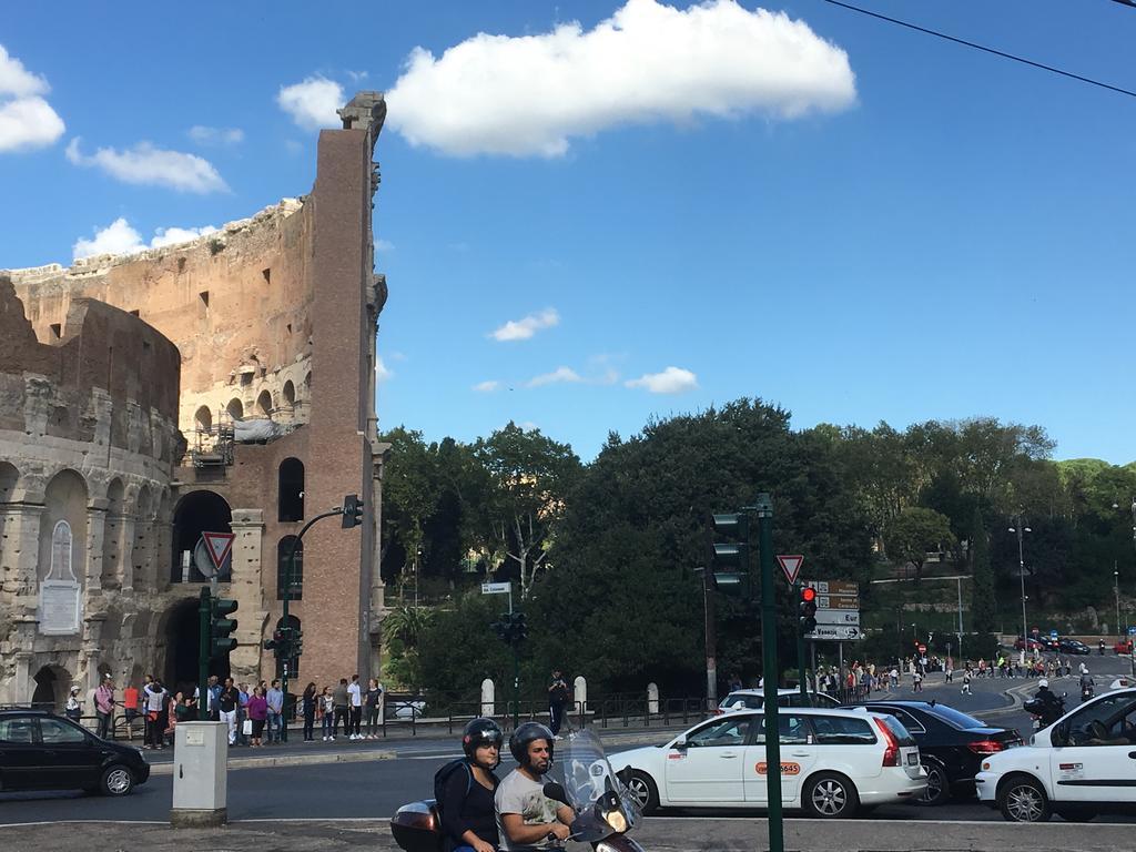Delightful Apartment 100 Meters From The Colosseum エクステリア 写真
