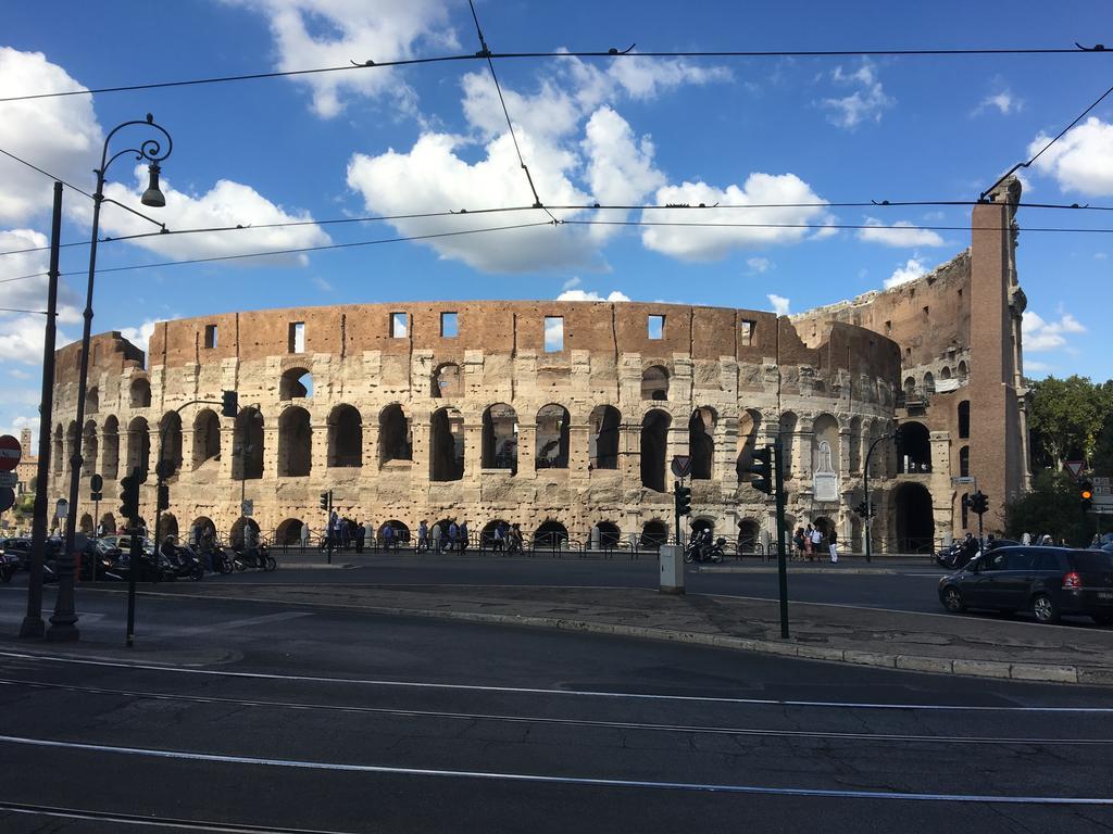 Delightful Apartment 100 Meters From The Colosseum エクステリア 写真