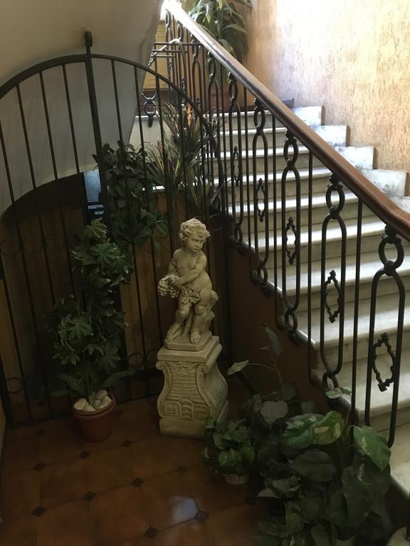 Delightful Apartment 100 Meters From The Colosseum エクステリア 写真